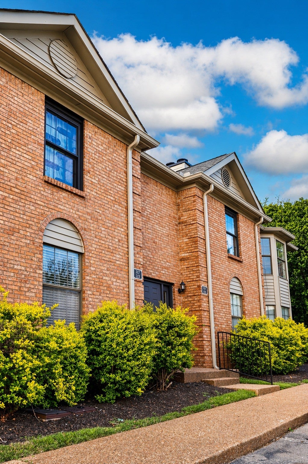 2-bed condo at 119 Ellington Pl, Madison, sold June 1, 2026
