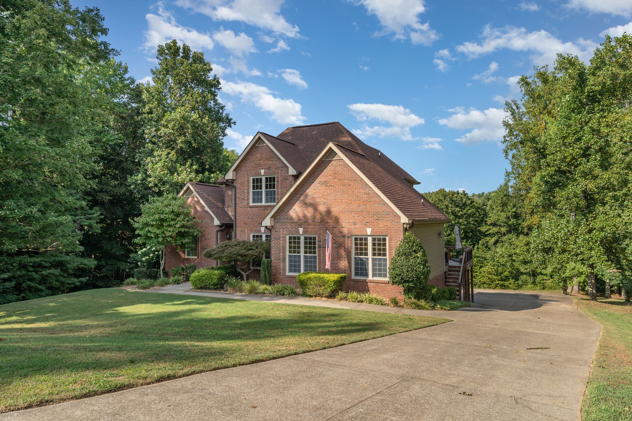 345 Deepwood Trail