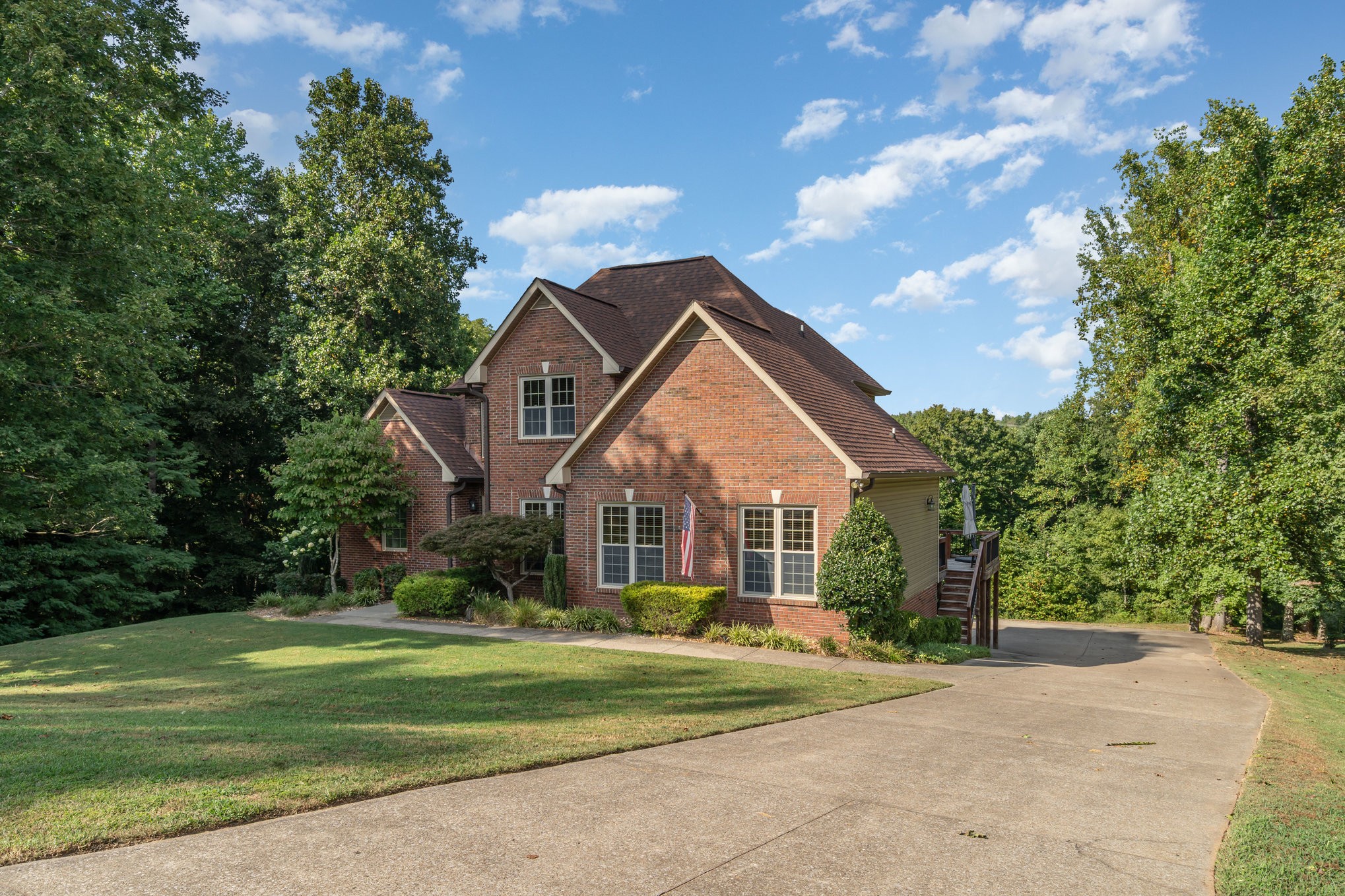 345 Deepwood Trail