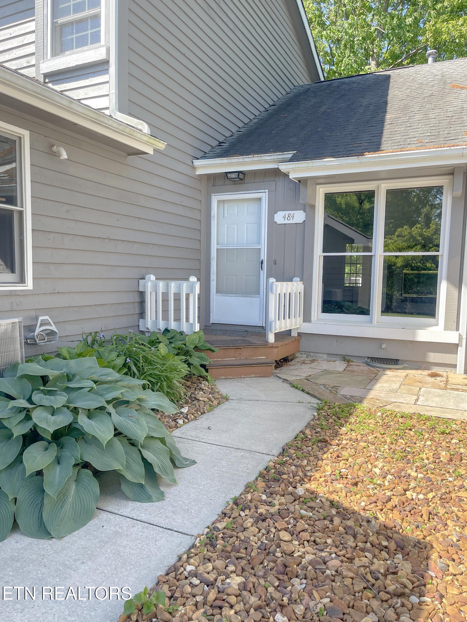 484 Riverbend Drive