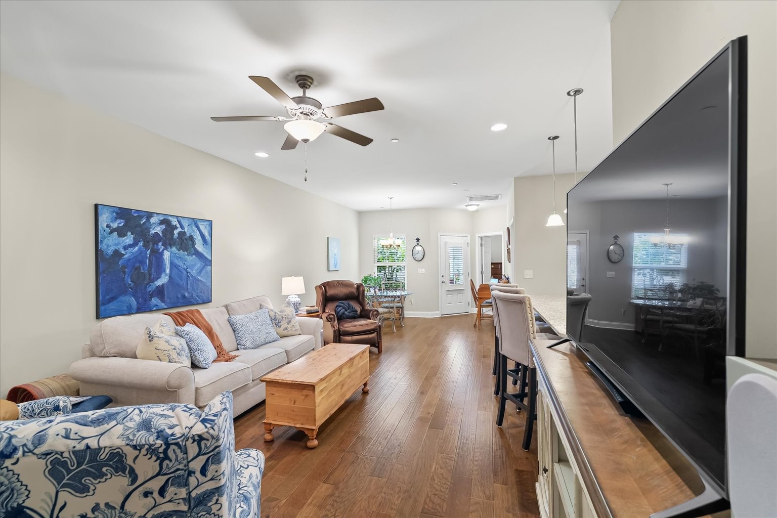 802 Cottage House Ln