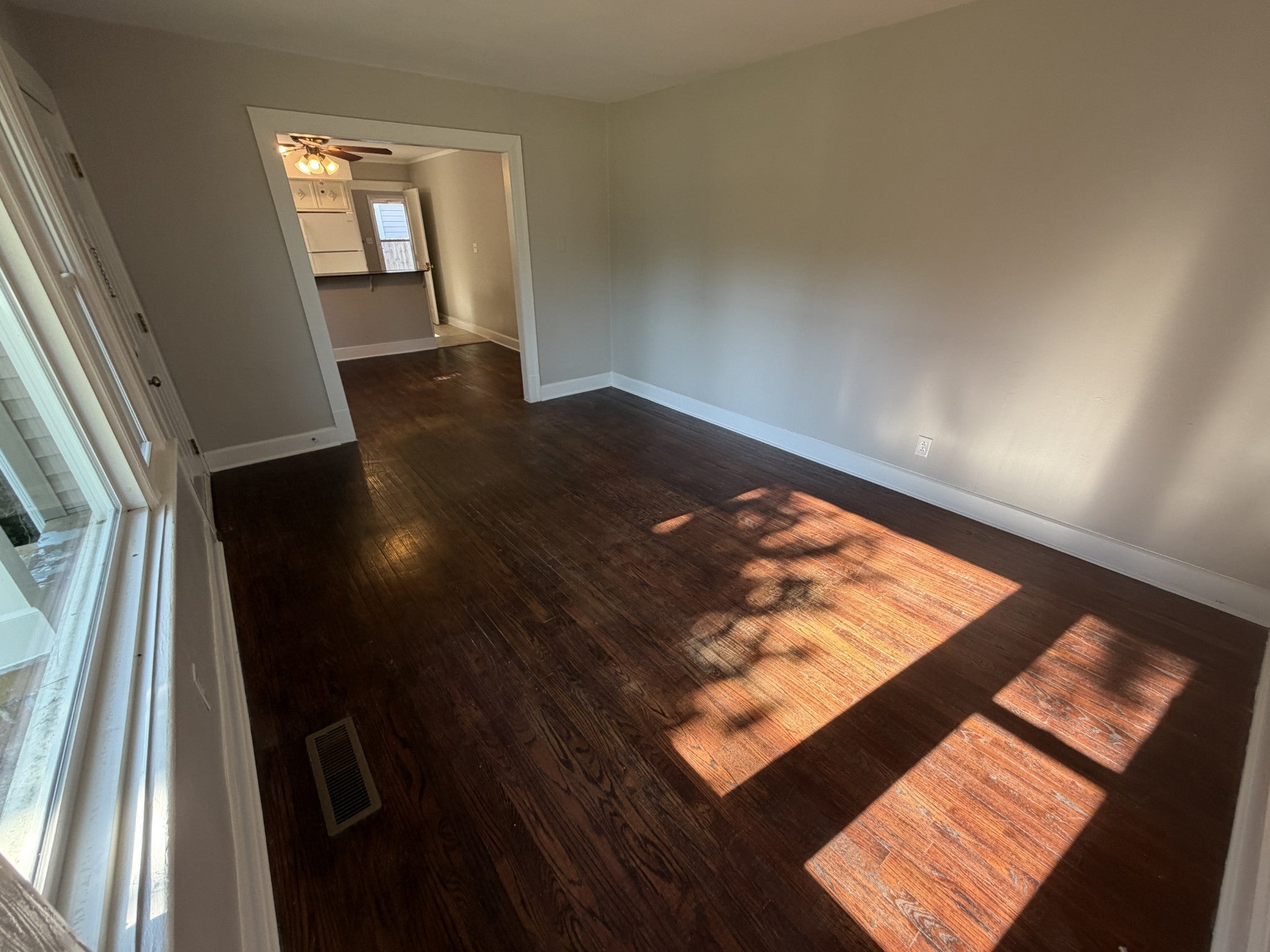 1107 Leaf Ave