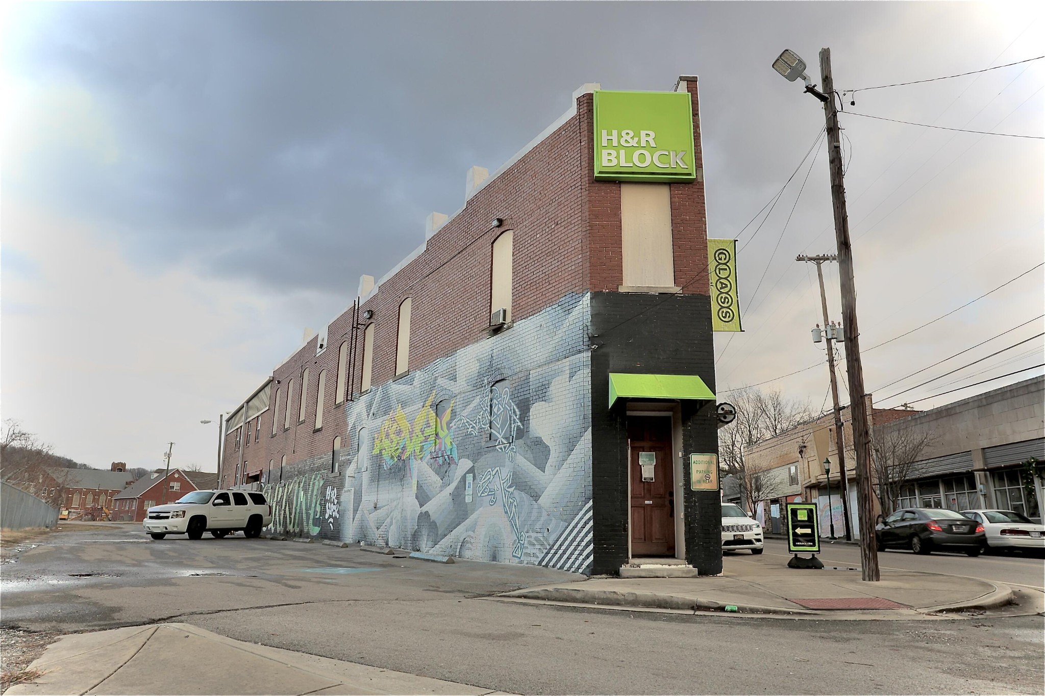 2437 Glass Street