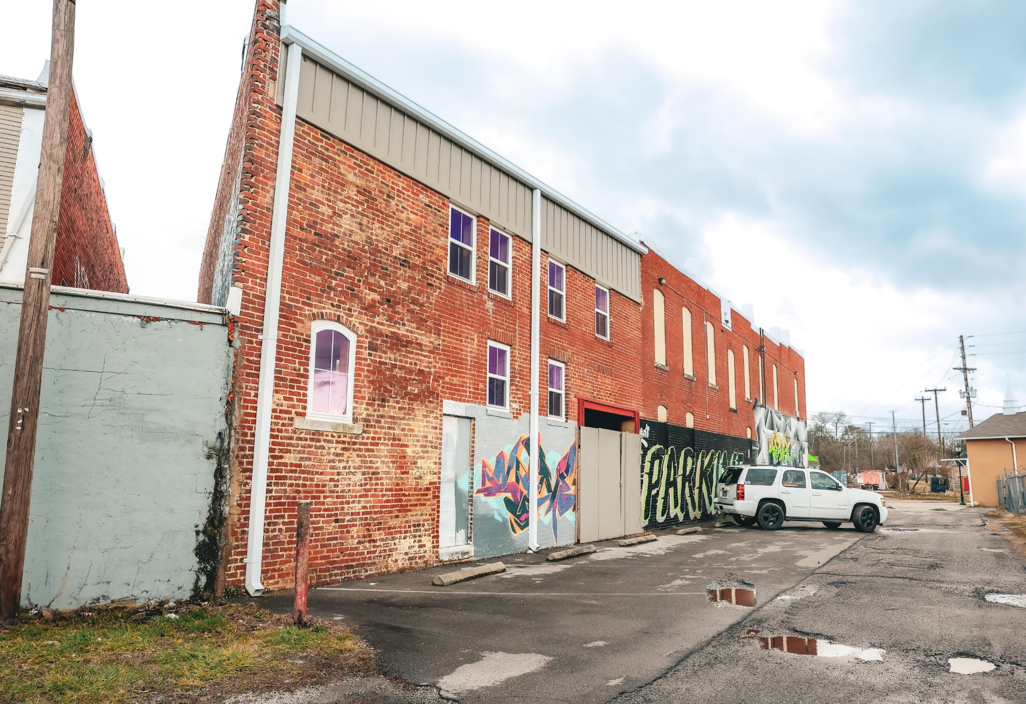 2437 Glass Street