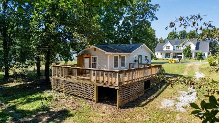 7313 Taylor Rd