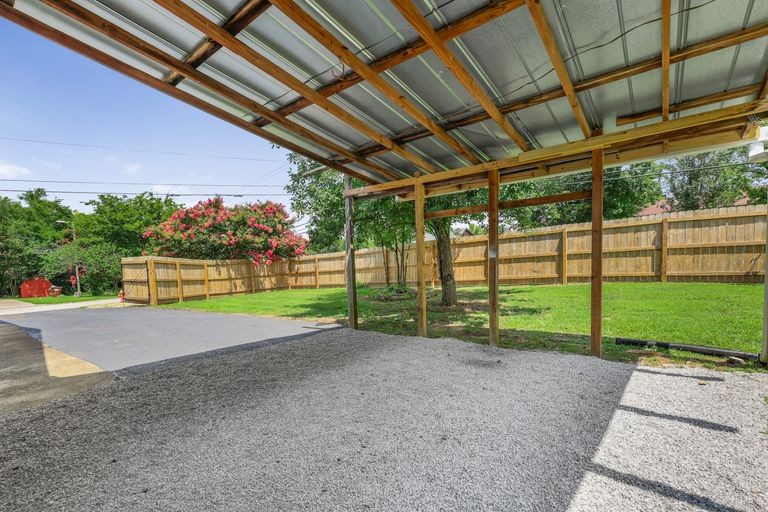 1001 Carriage Way Ct