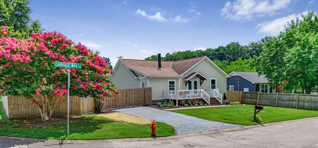 1001 Carriage Way Ct