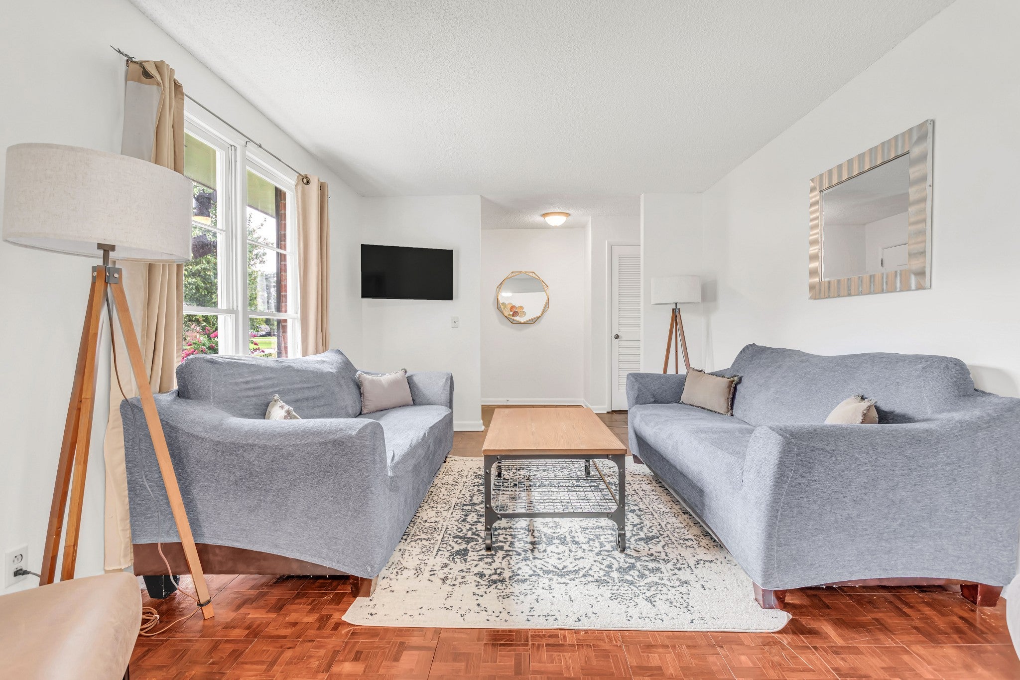 909 Rebel Cir