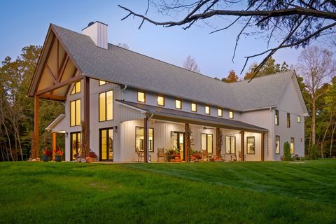 3756 Rial Road Mc Ewen TN 37101