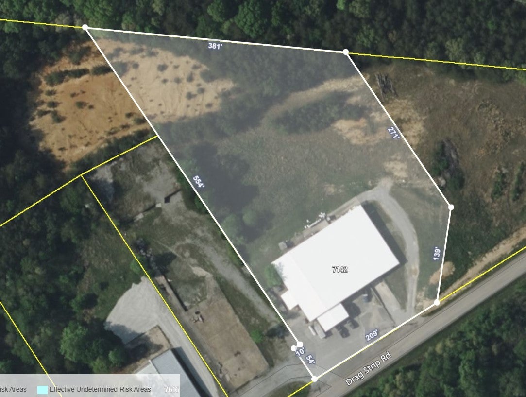 multi-family property for sale in Fairview, TN 37062, 7612 Drag Strip Rd 7612 Drag Strip Rd, Fairview TN 37062 multi-family property, photo 2 of 10