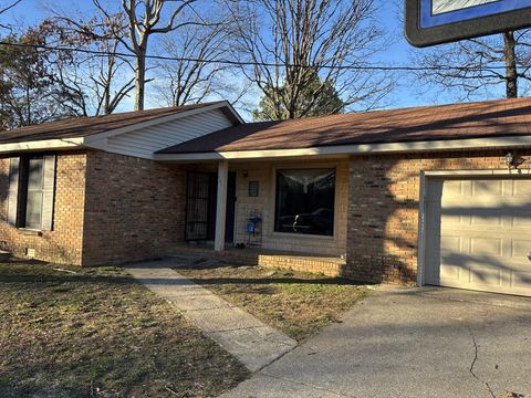 Photo of 157 Southside Rd, Cunningham, TN 37052 (MLS # 3080615)