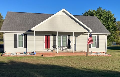 1 Smokey Cir Petersburg TN 37144