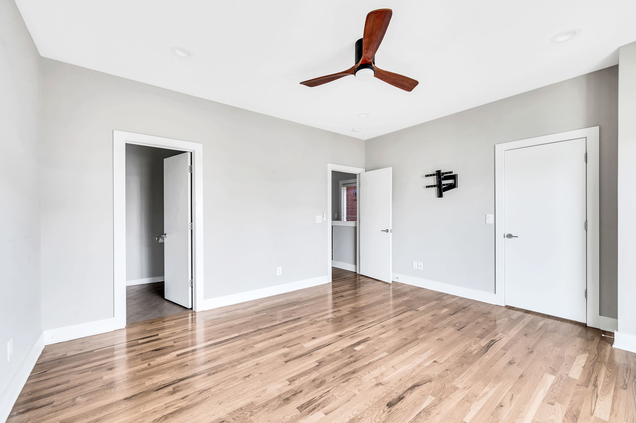 Nashville, Tennessee 37206, United States, 3 Bedrooms Bedrooms, ,4 BathroomsBathrooms,Residential,Active,40389