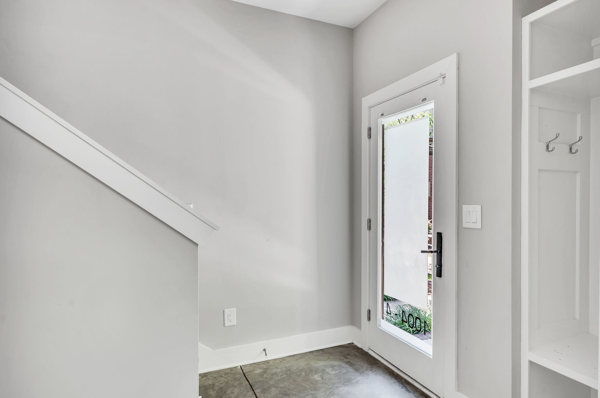 Nashville, Tennessee 37206, United States, 3 Bedrooms Bedrooms, ,4 BathroomsBathrooms,Residential,Active,40389