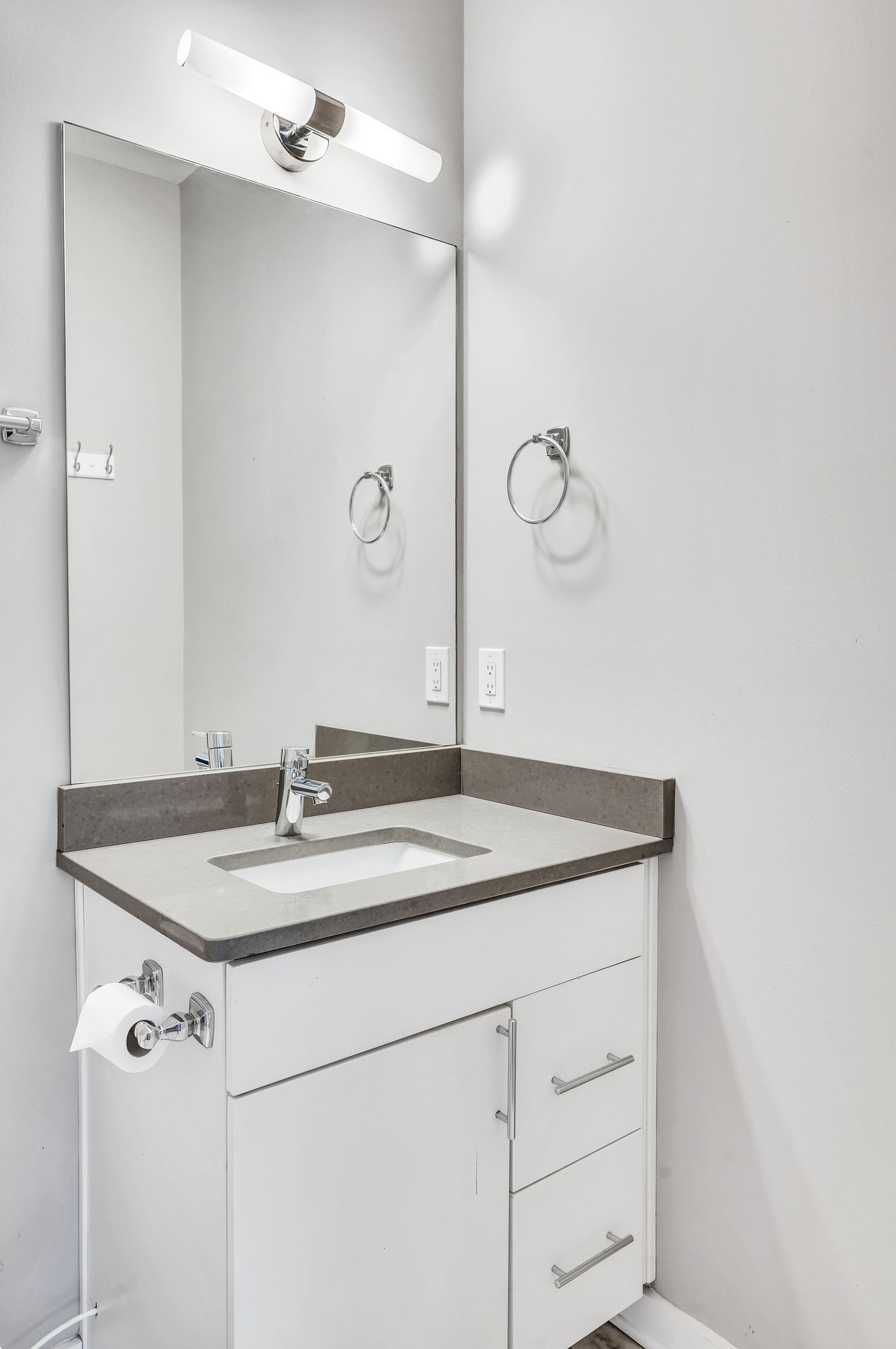 Nashville, Tennessee 37206, United States, 3 Bedrooms Bedrooms, ,4 BathroomsBathrooms,Residential,Active,40389