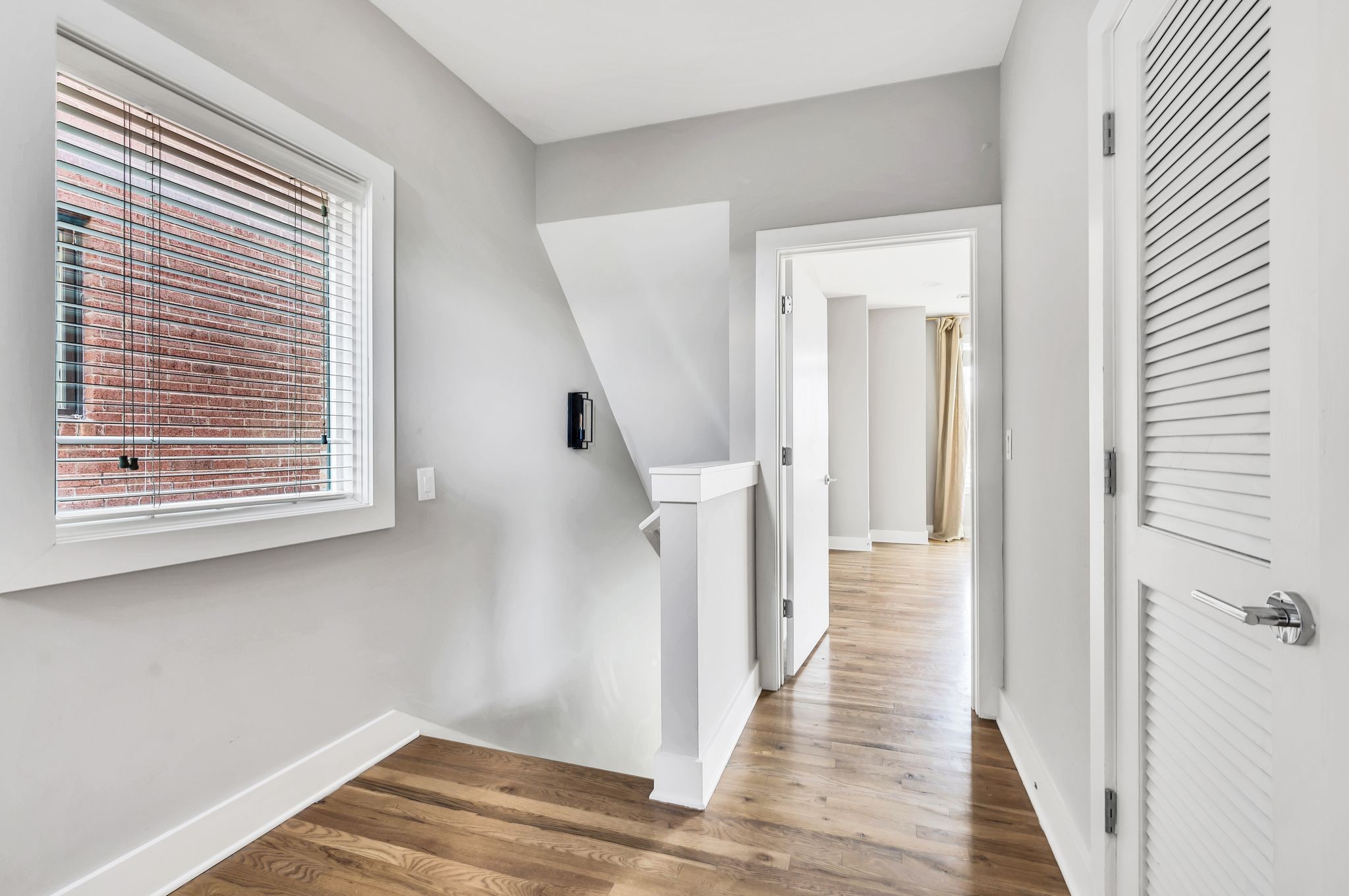 Nashville, Tennessee 37206, United States, 3 Bedrooms Bedrooms, ,4 BathroomsBathrooms,Residential,Active,40389