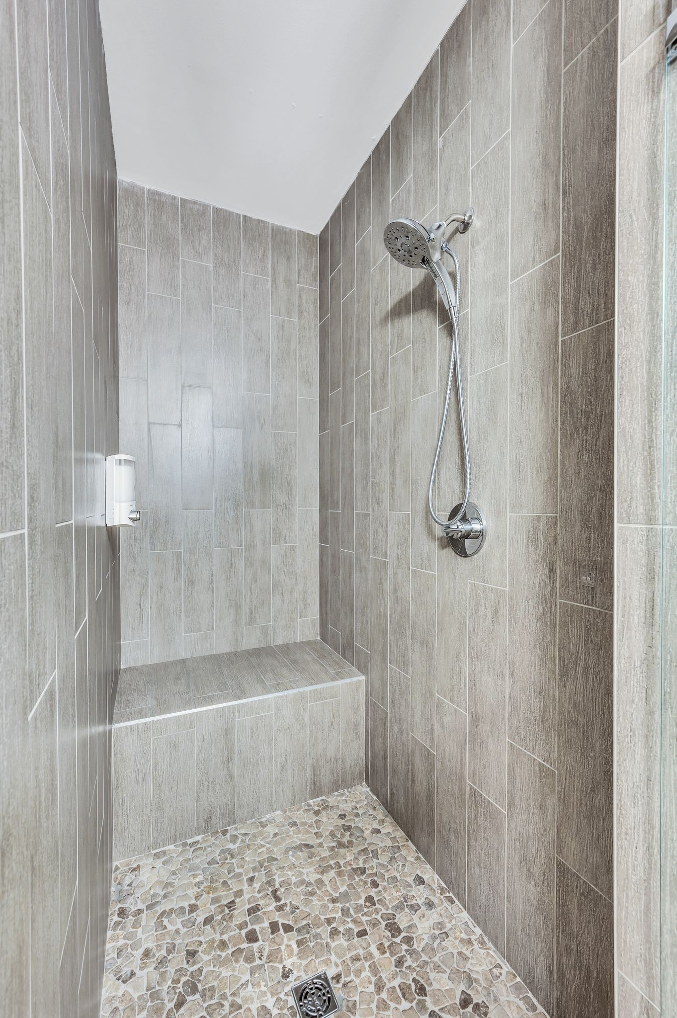 Nashville, Tennessee 37206, United States, 3 Bedrooms Bedrooms, ,4 BathroomsBathrooms,Residential,Active,40389