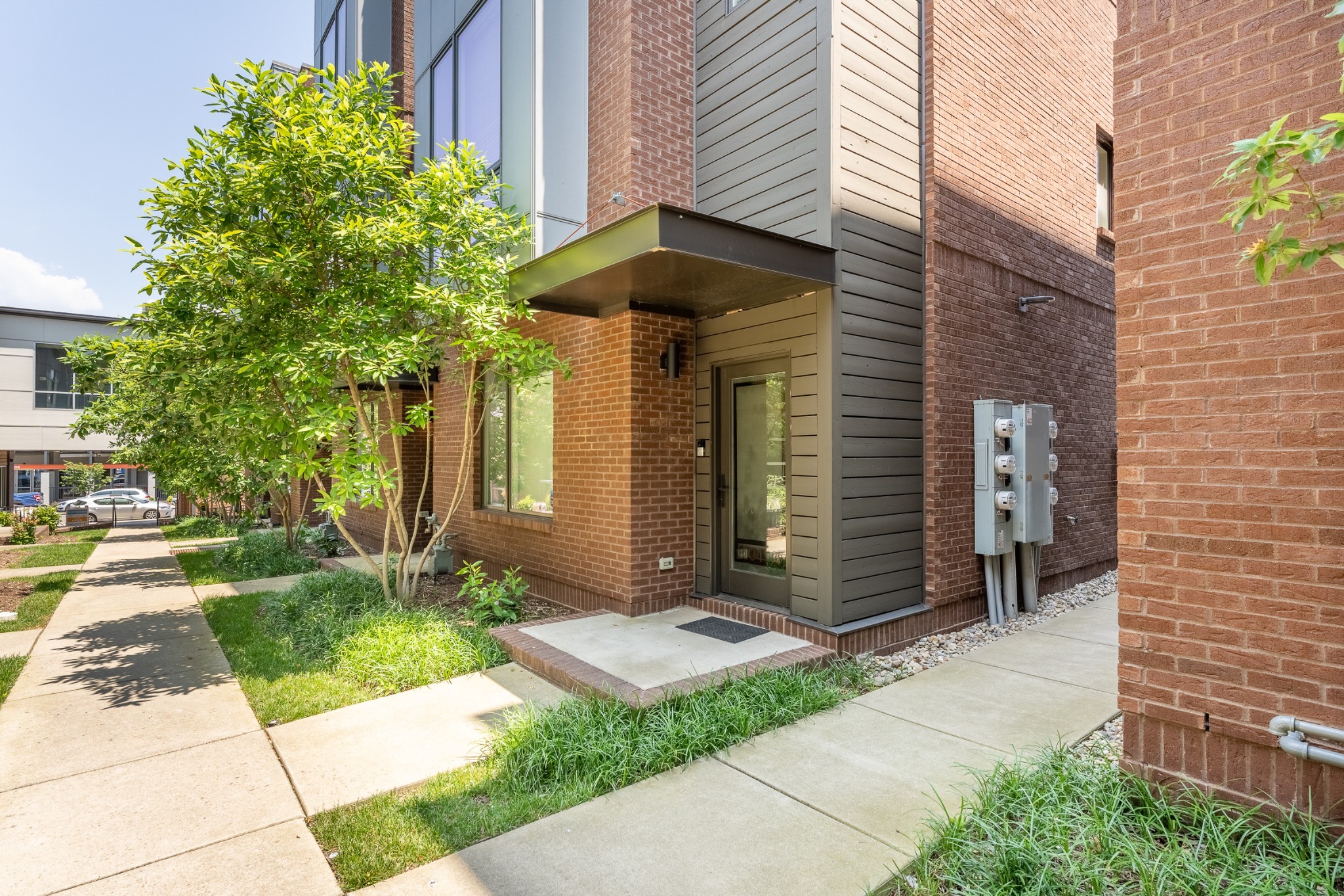 Nashville, Tennessee 37206, United States, 3 Bedrooms Bedrooms, ,4 BathroomsBathrooms,Residential,Active,40389