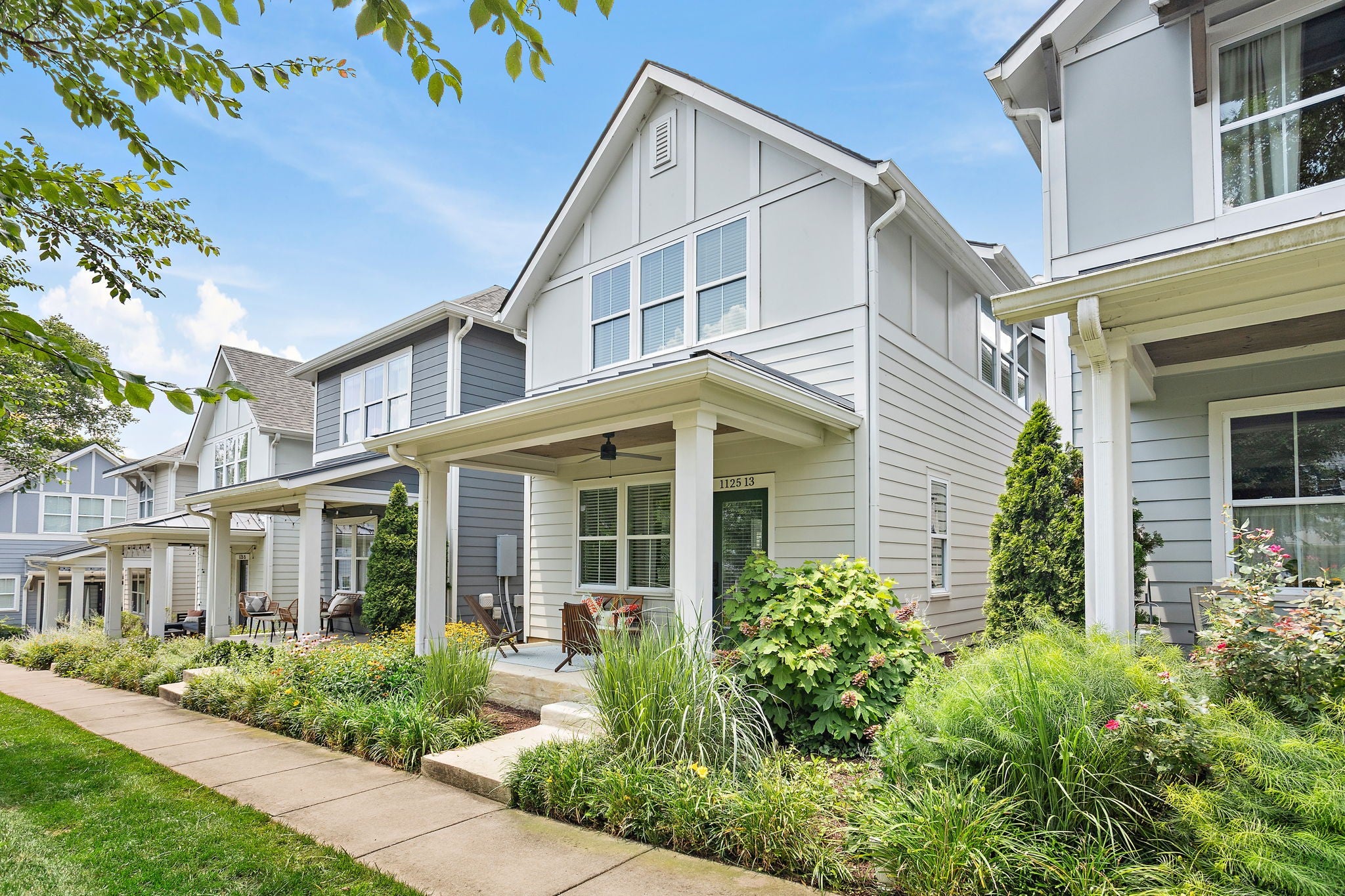 1125 Chester Ave 13