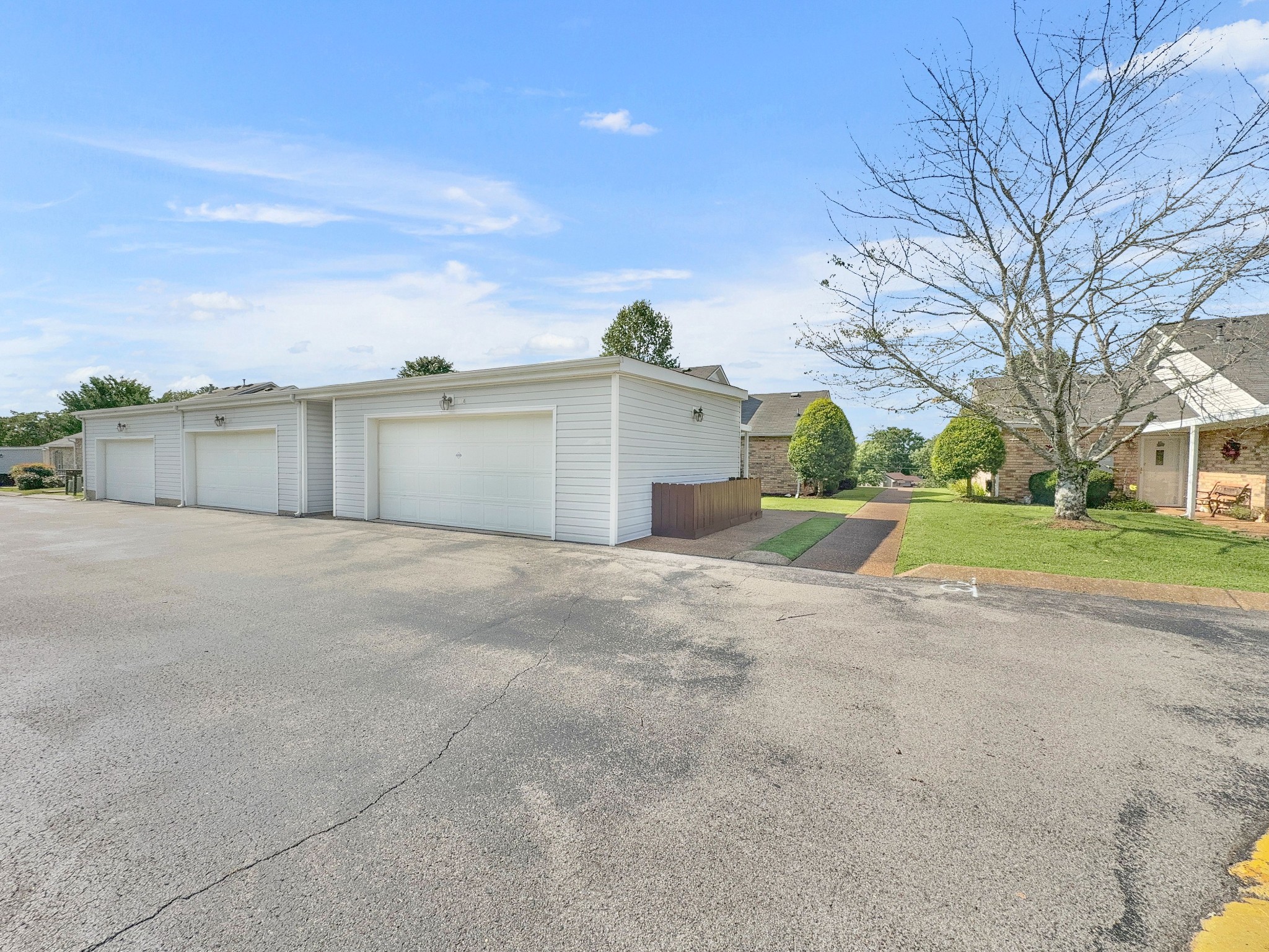 314 Lake Chateau Dr