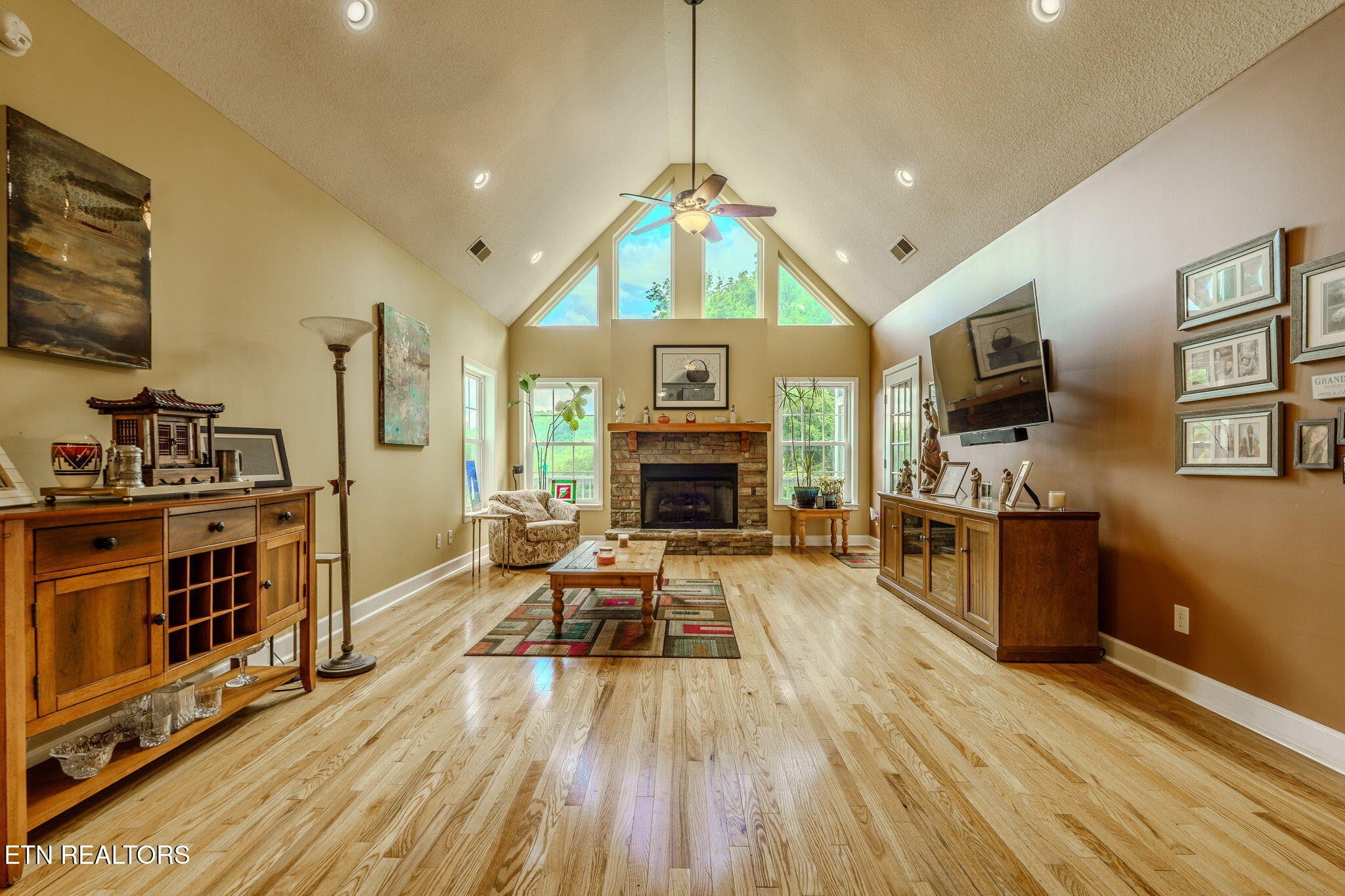 188 Happy Hollow Rd