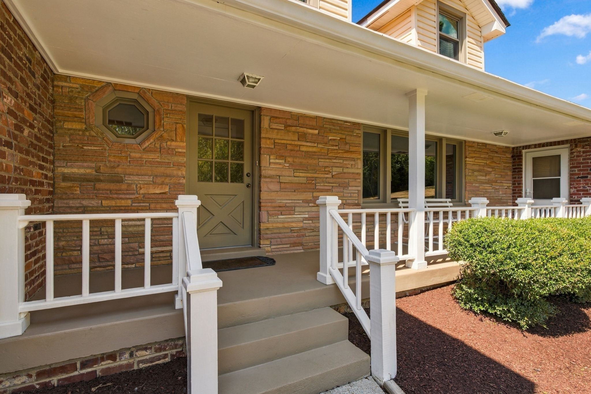 301 Rosehill Dr