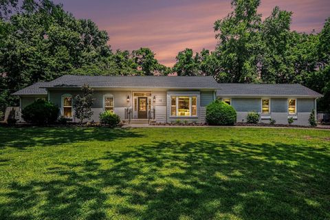 Photo of 112 Poplar St, Franklin, TN 37064 (MLS # 3211854)