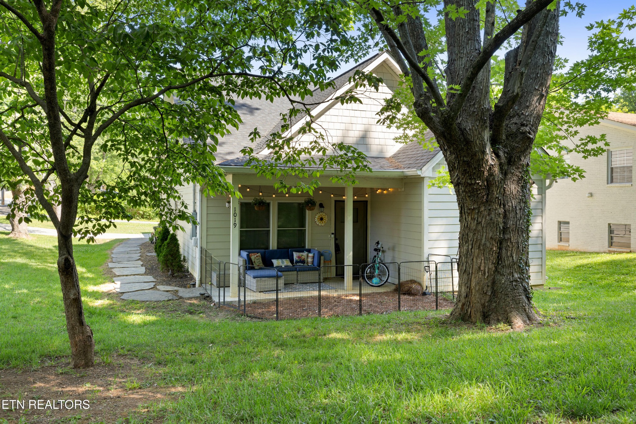 Photo 1 of 19 — 1019 Broyles Ave, Maryville, TN 37801