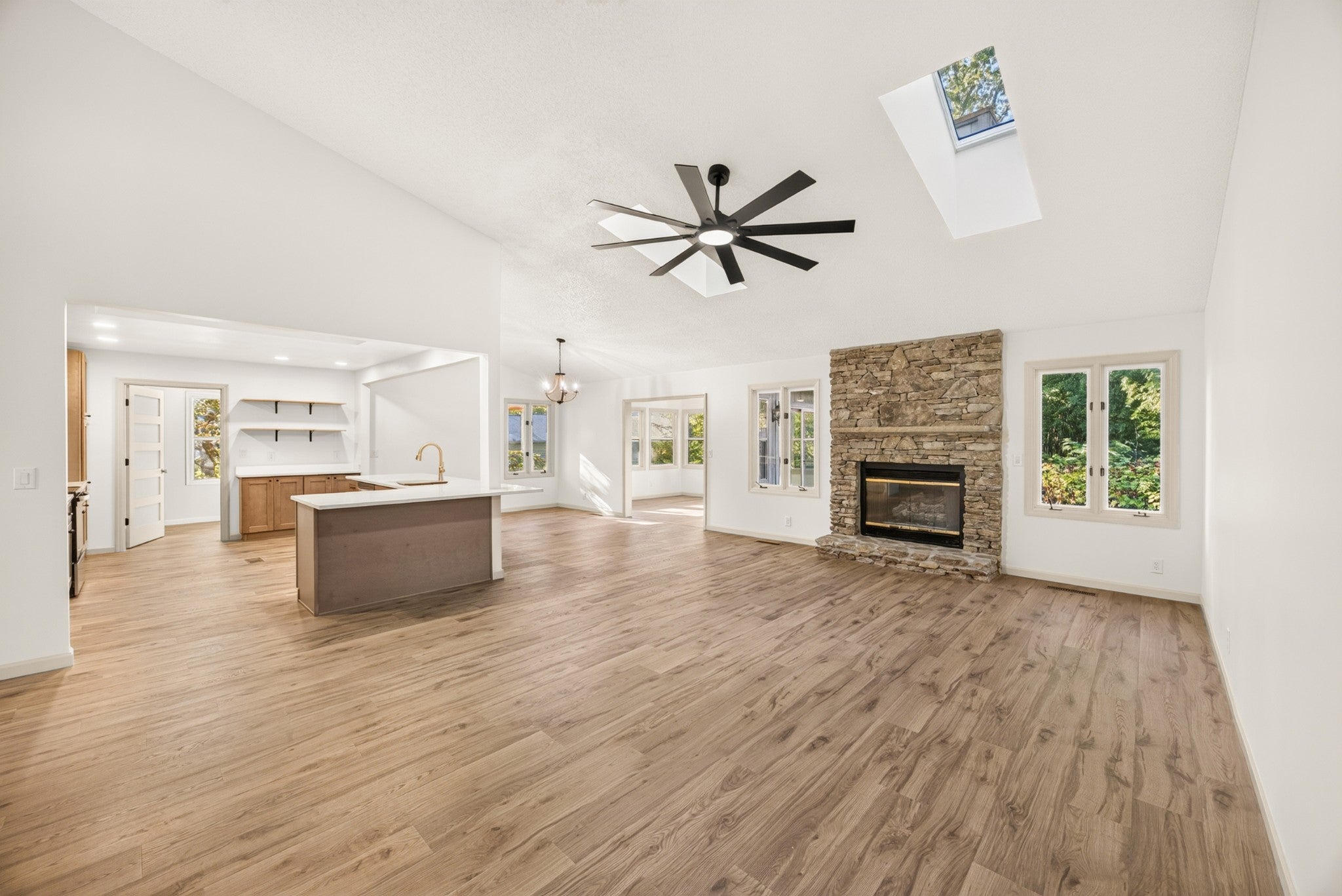 40 Kingsboro Ln