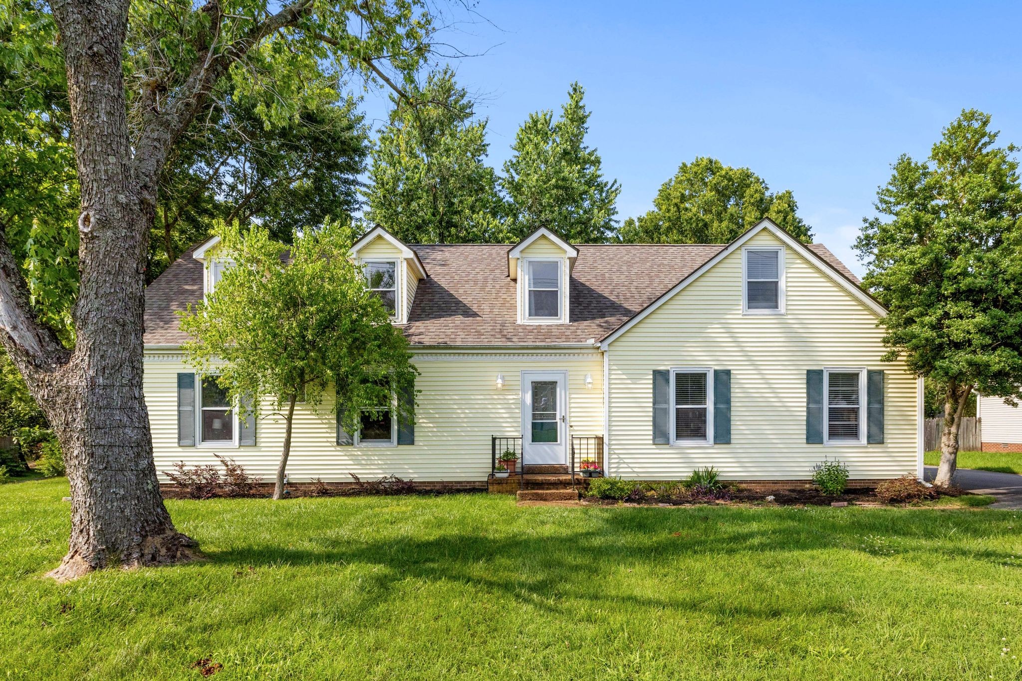 1409 E Northfield Blvd