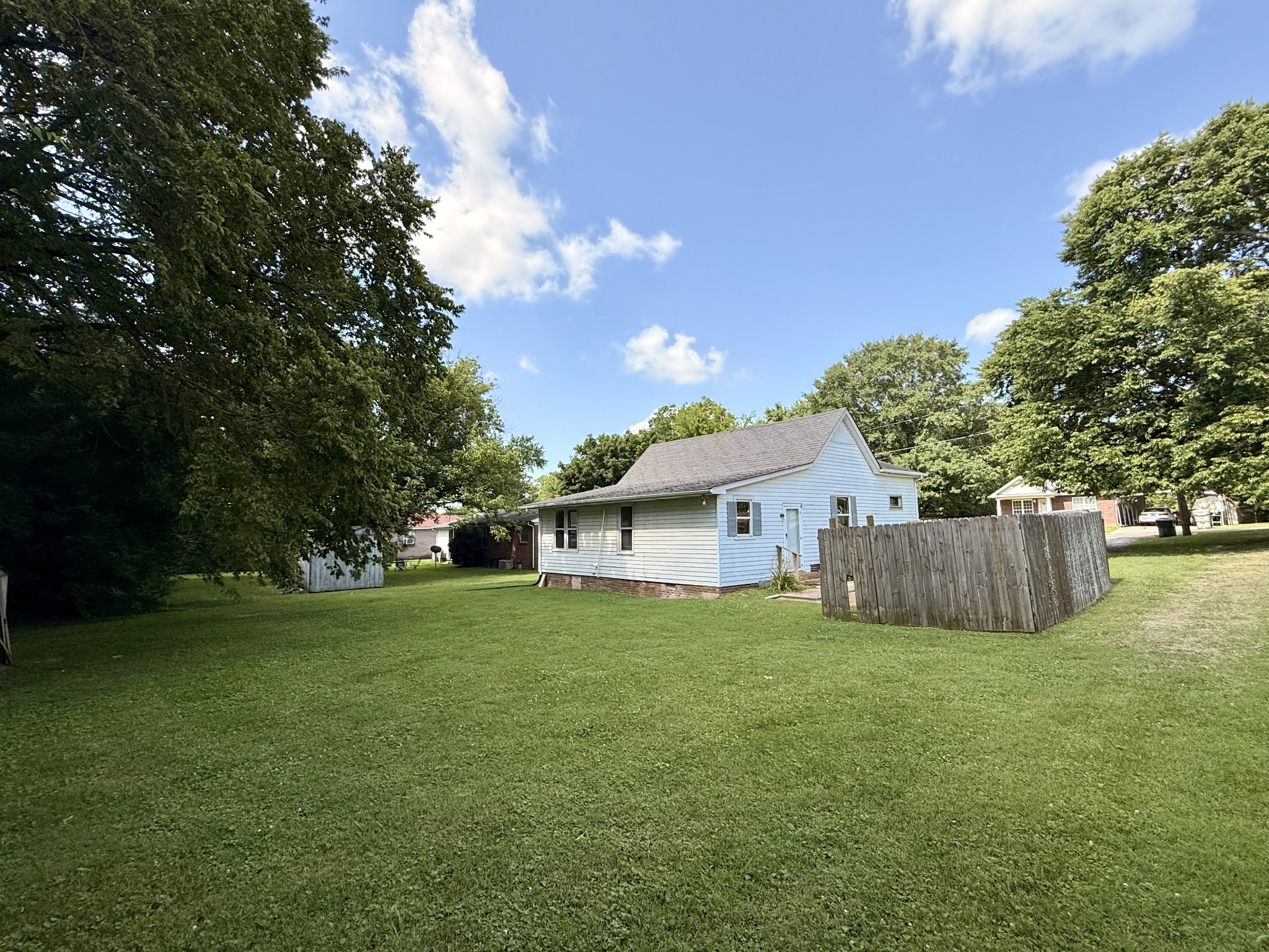 629 Martha Ave