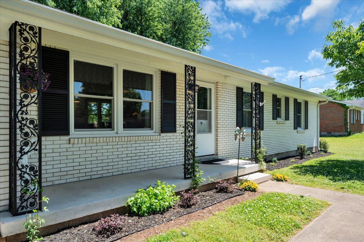 2701 Denham Ave