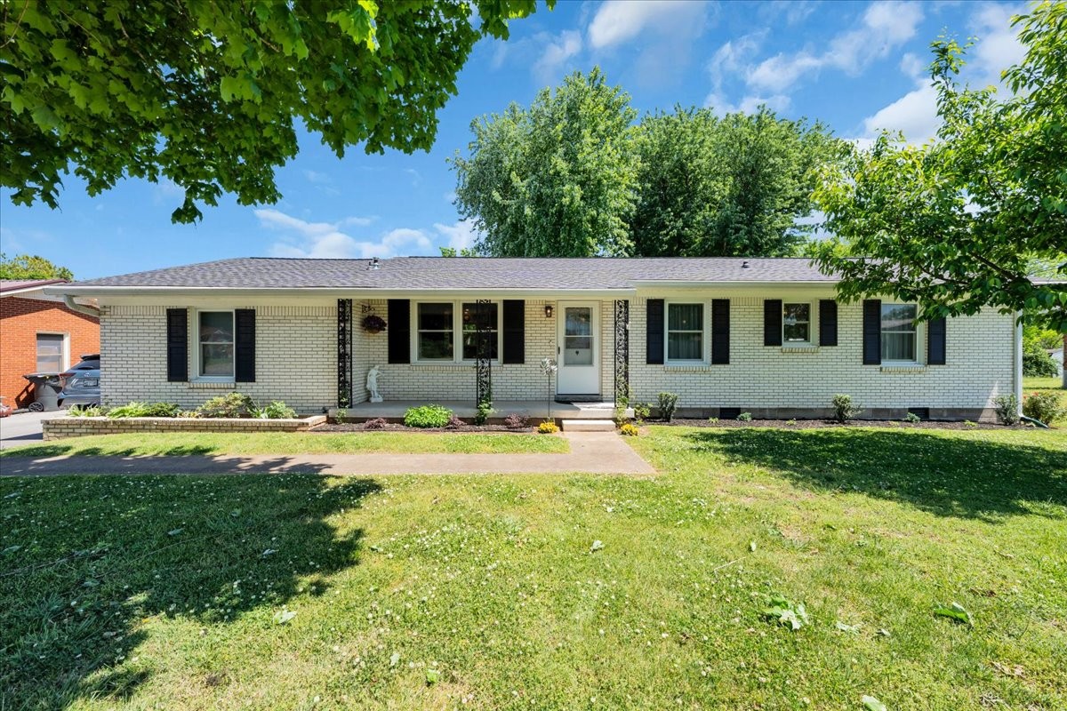 2701 Denham Ave