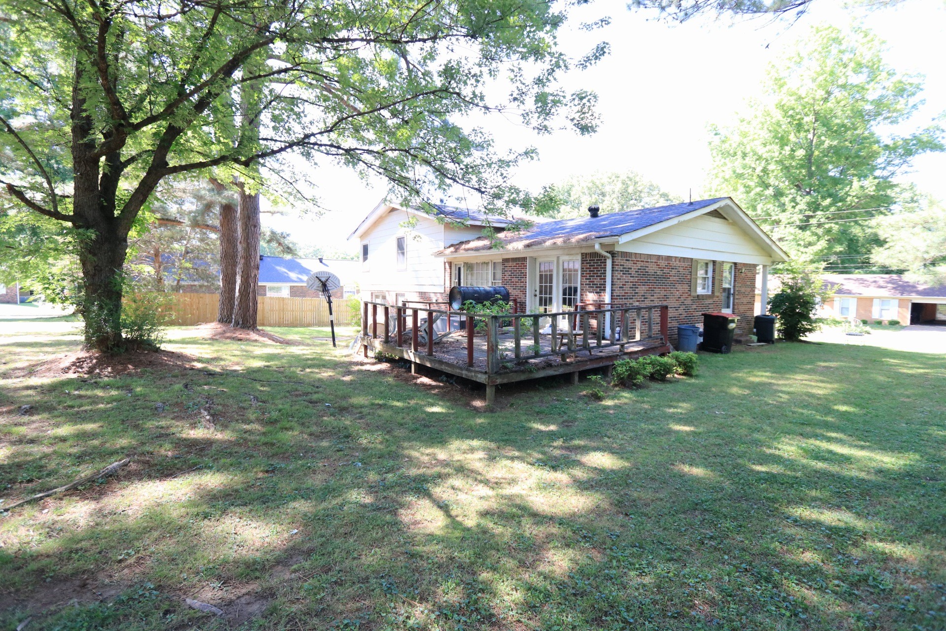 3120 N Circle Dr - Photo 3