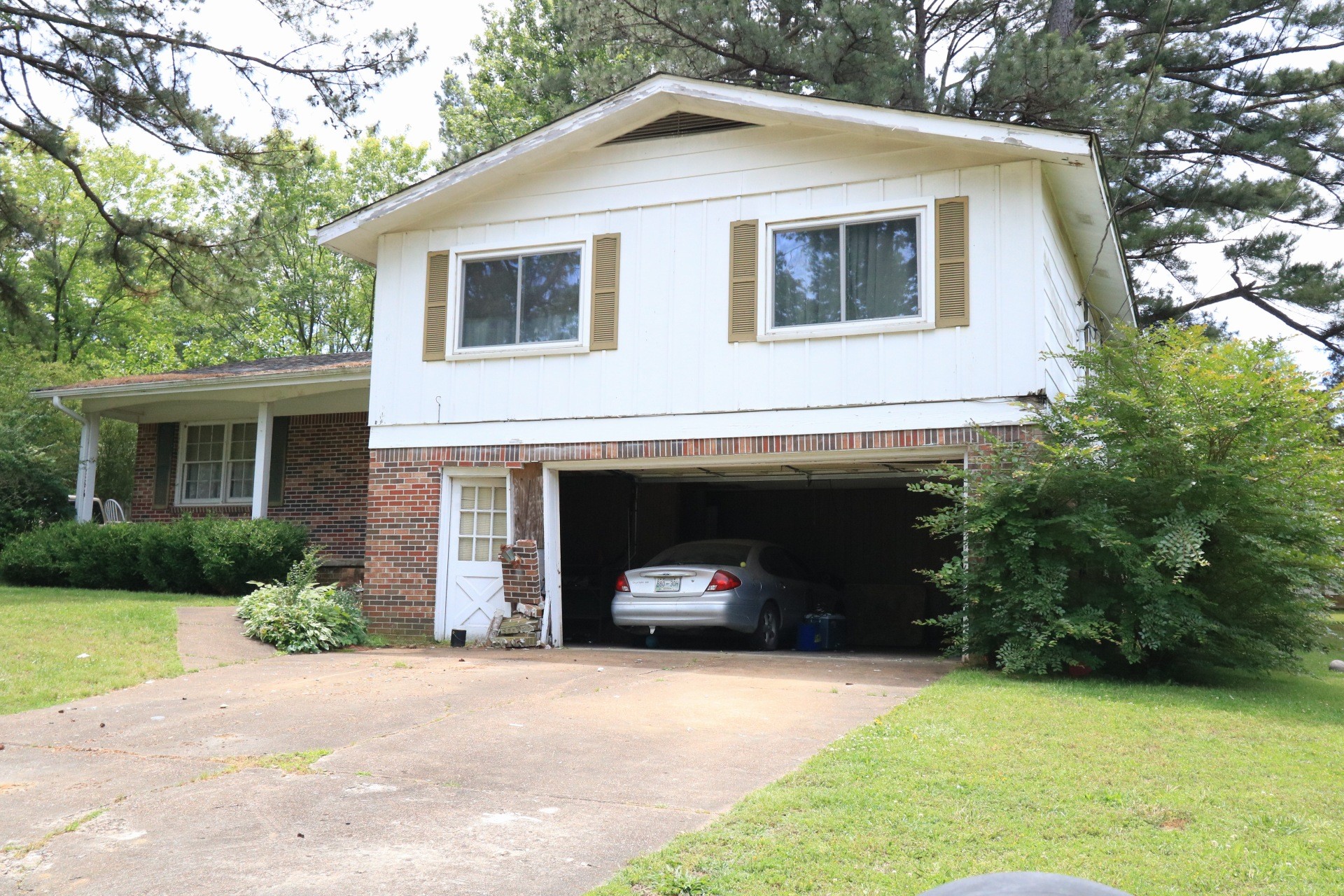 3120 N Circle Dr - Photo 2