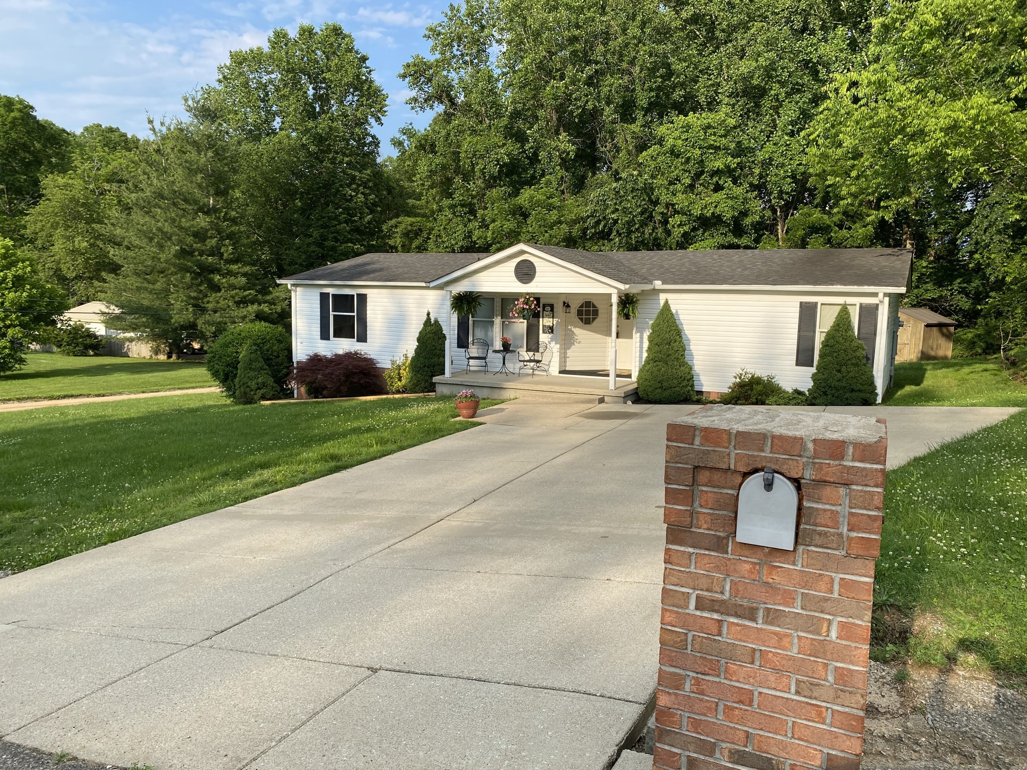 1001 Chris Dr