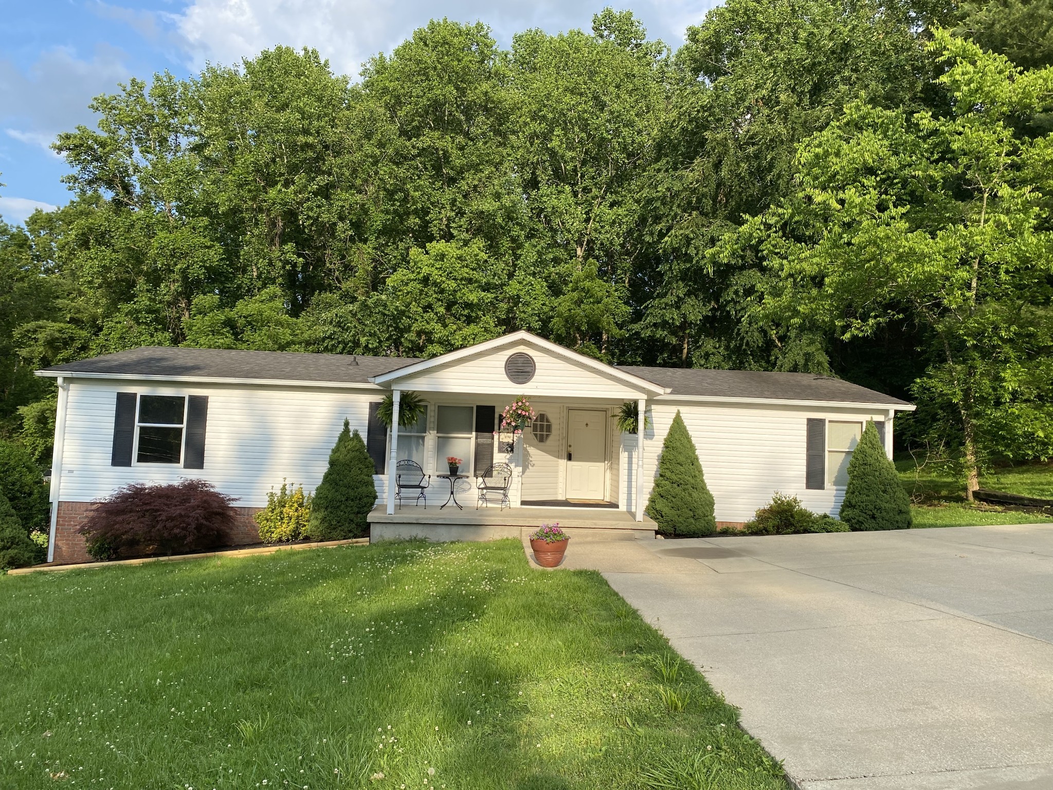 1001 Chris Dr