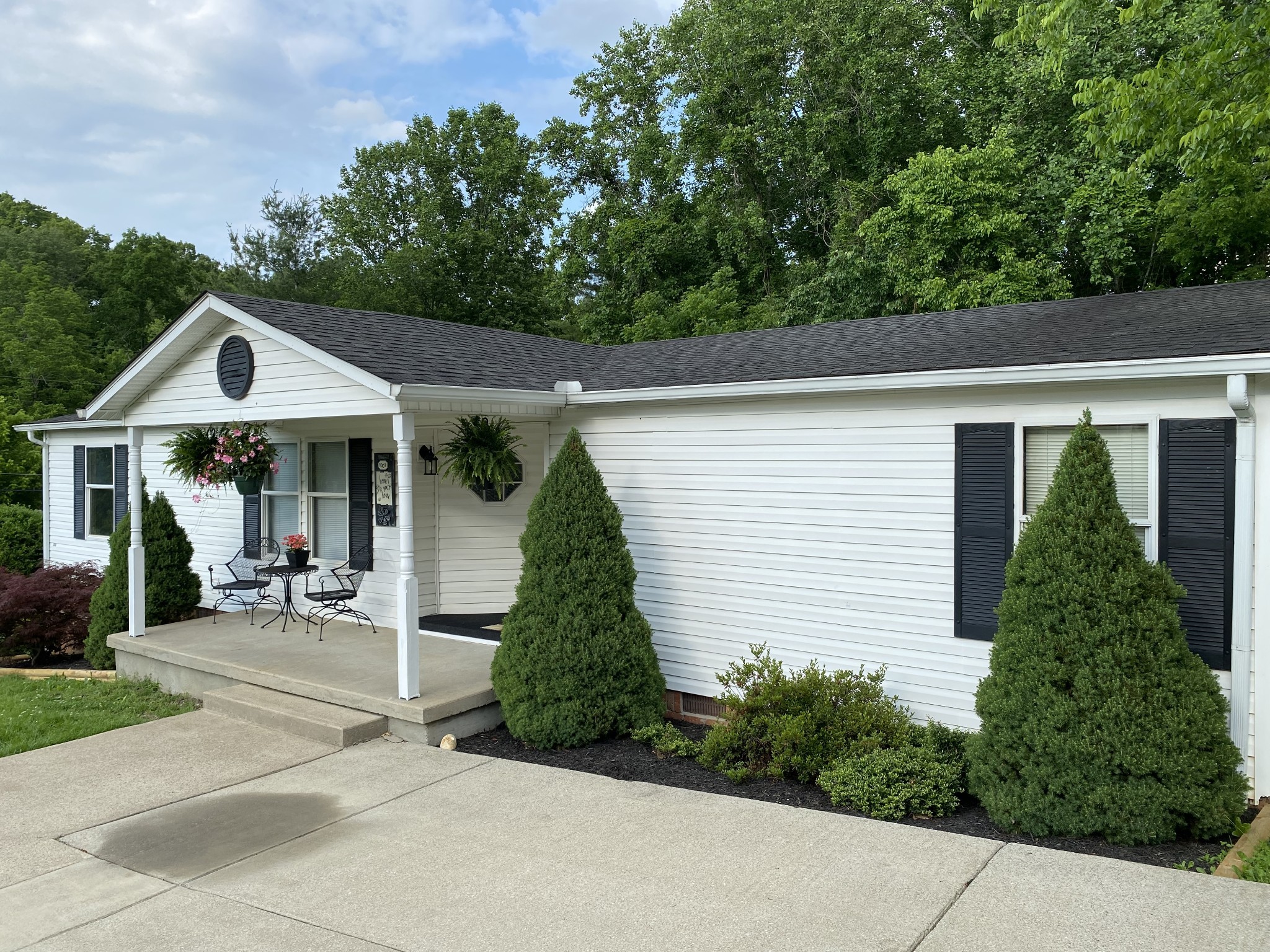 1001 Chris Dr