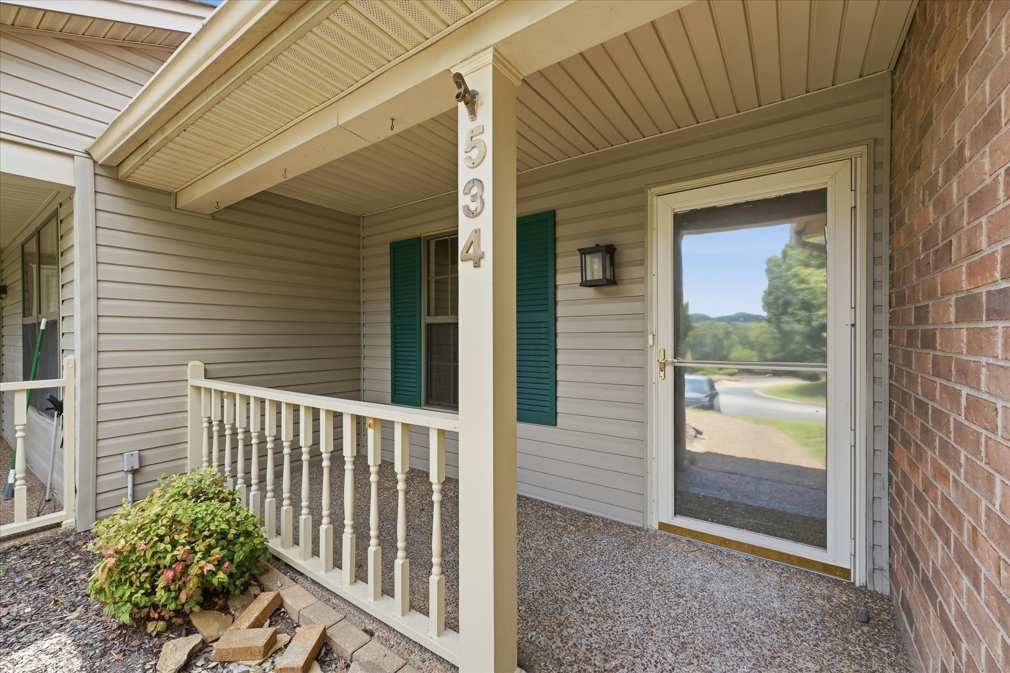 534 Upsall Dr