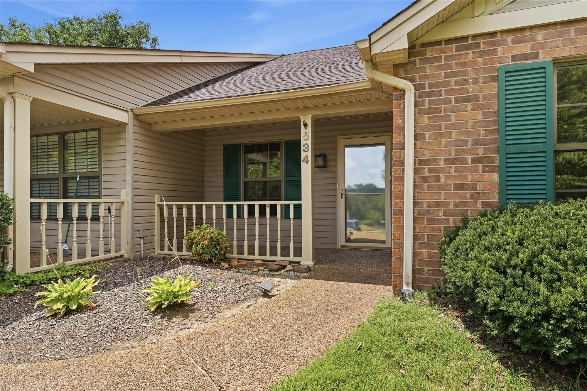 534 Upsall Dr