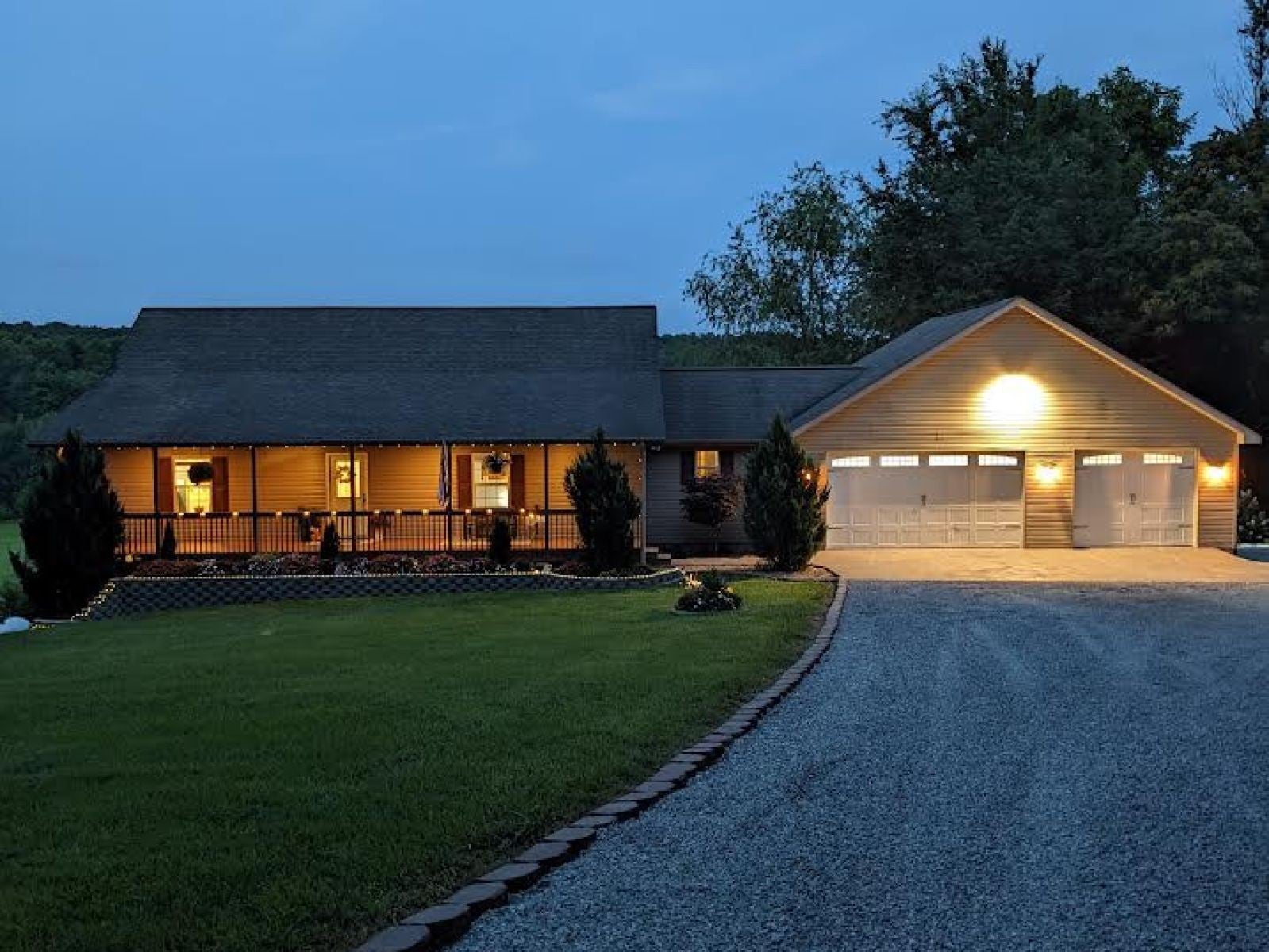 219 Zizka Dr