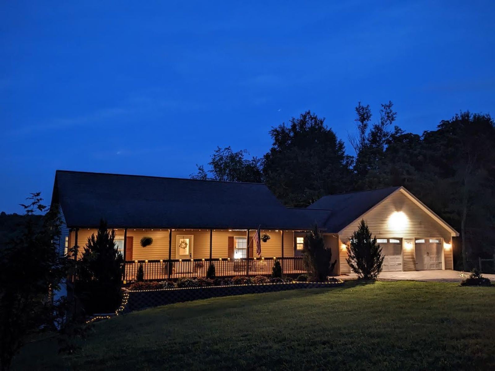 219 Zizka Dr