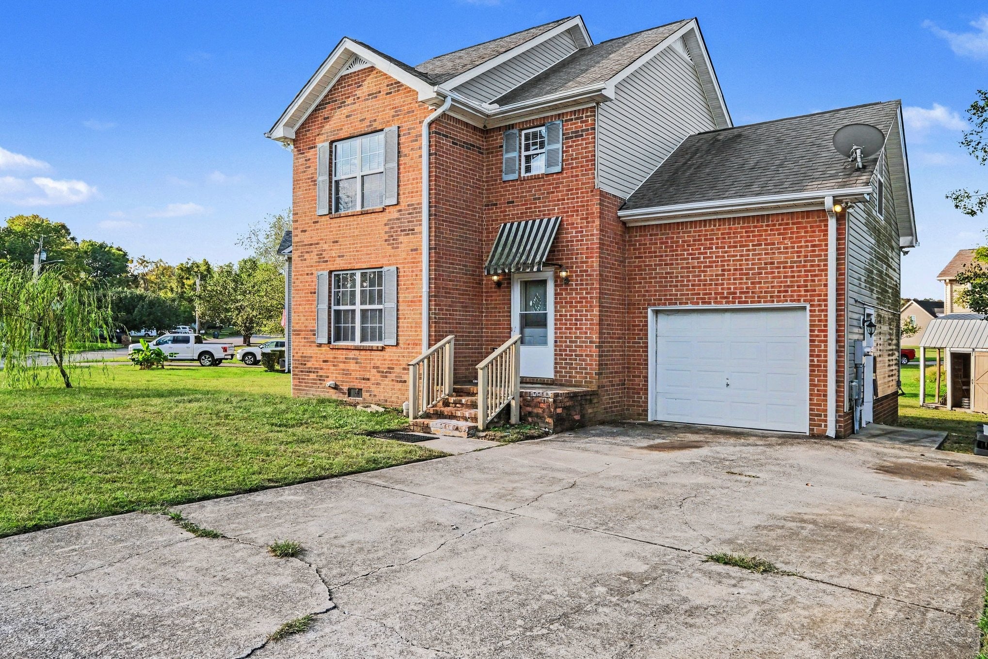 930 Chaparral Dr