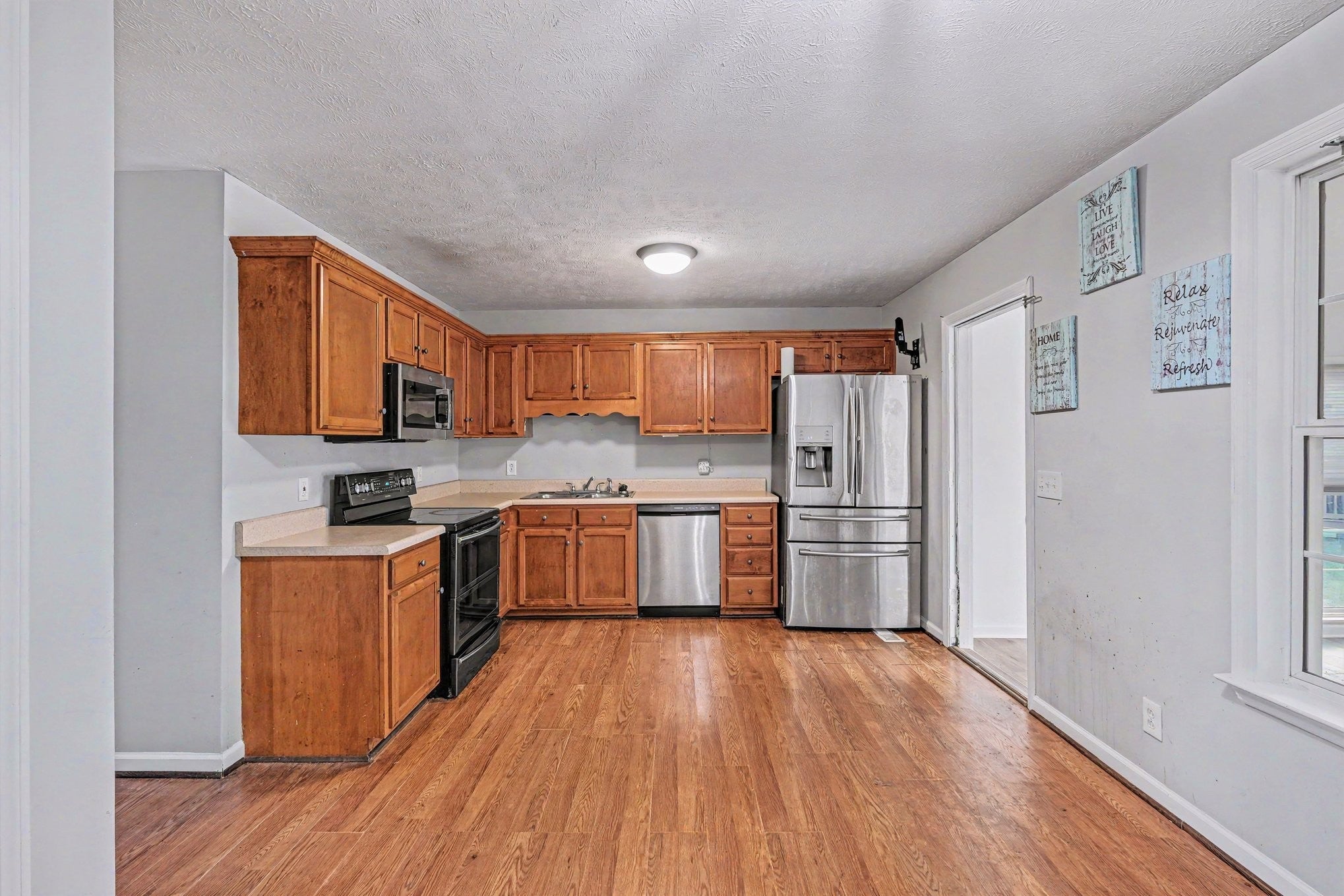 930 Chaparral Dr