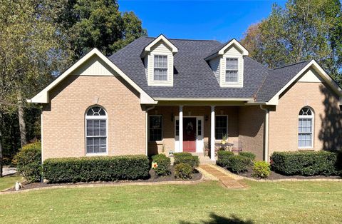 1225 Meeks Cemetery Rd Burns TN 37029