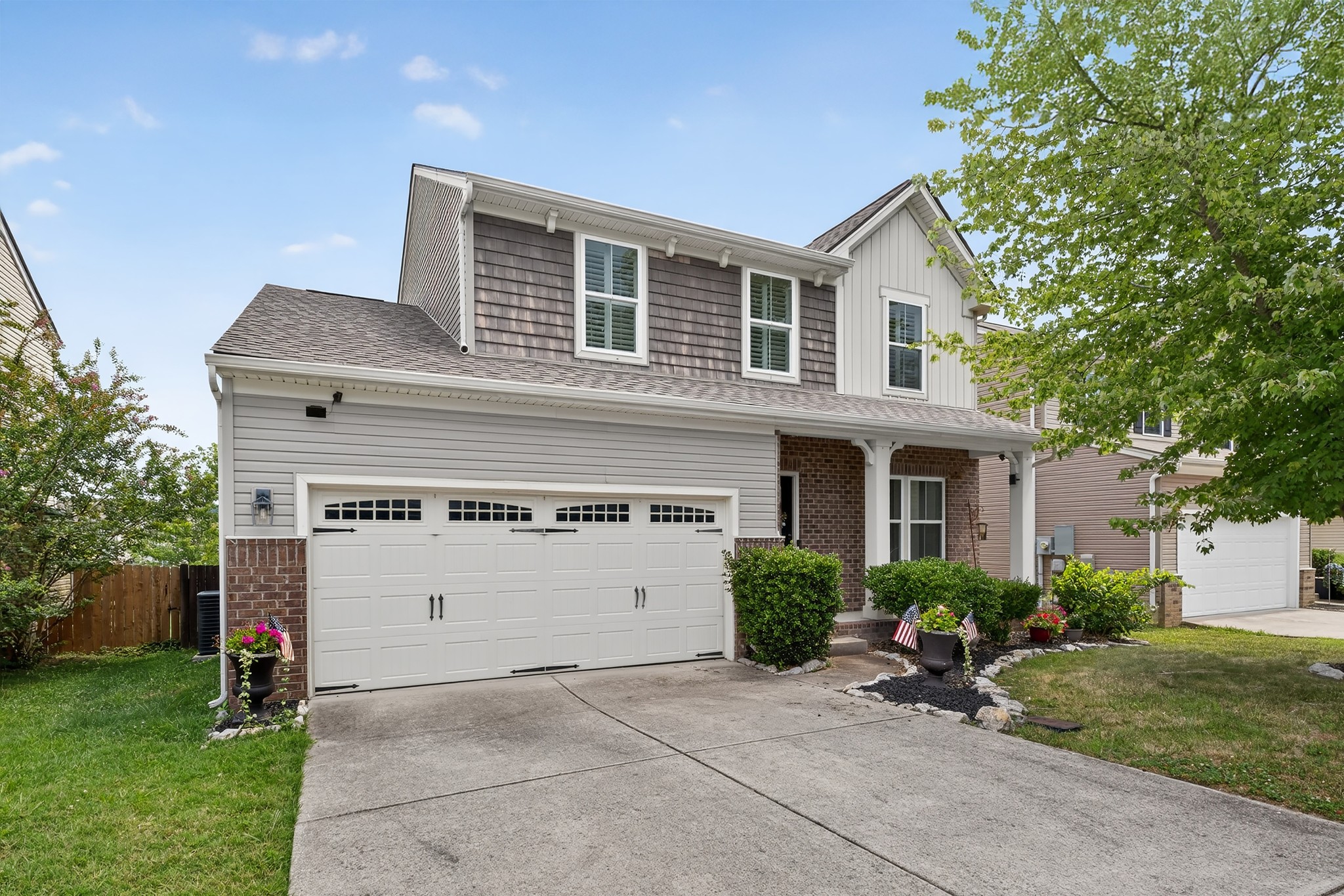 747 Gloucester Ln