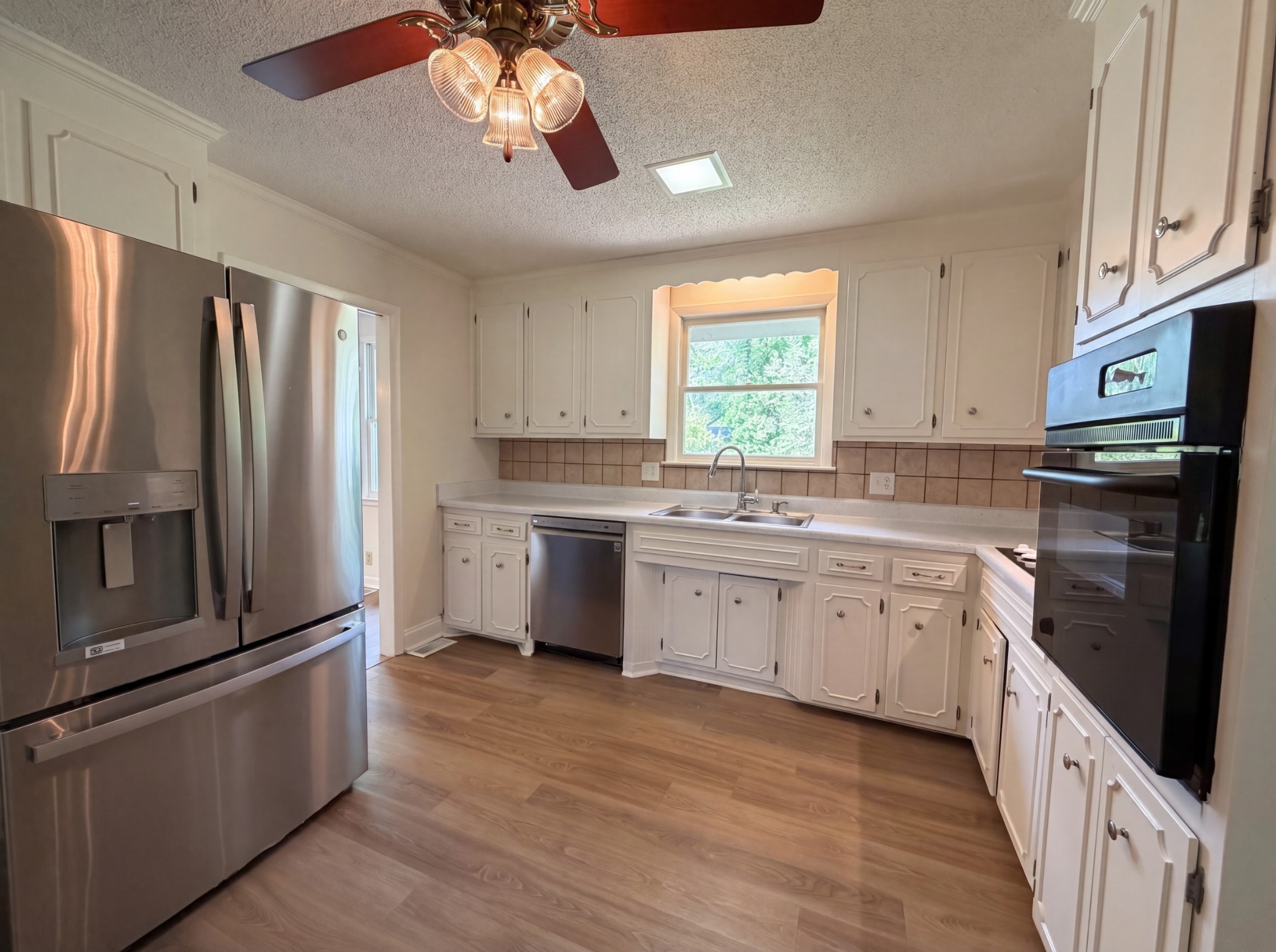 102 Lakewood Cir