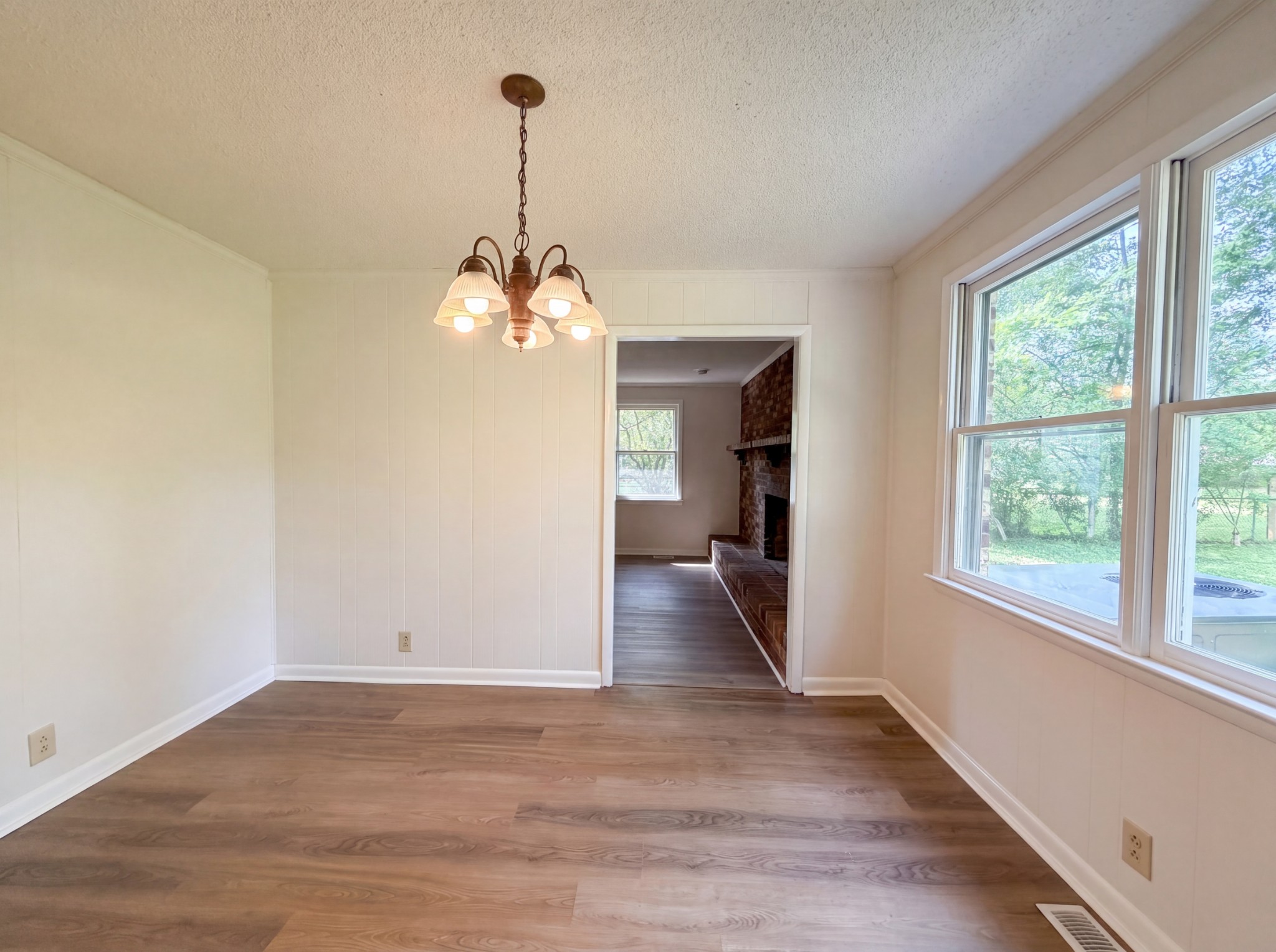 102 Lakewood Cir