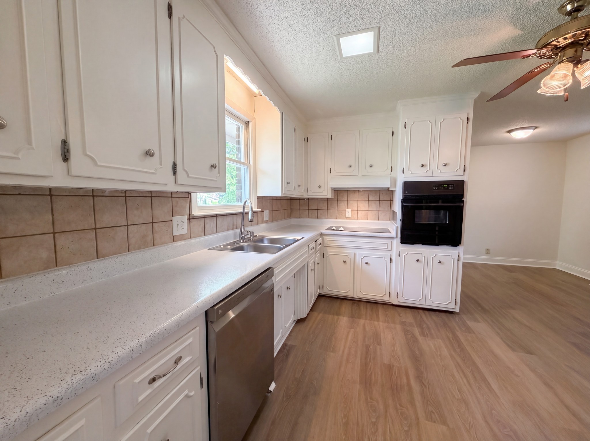 102 Lakewood Cir