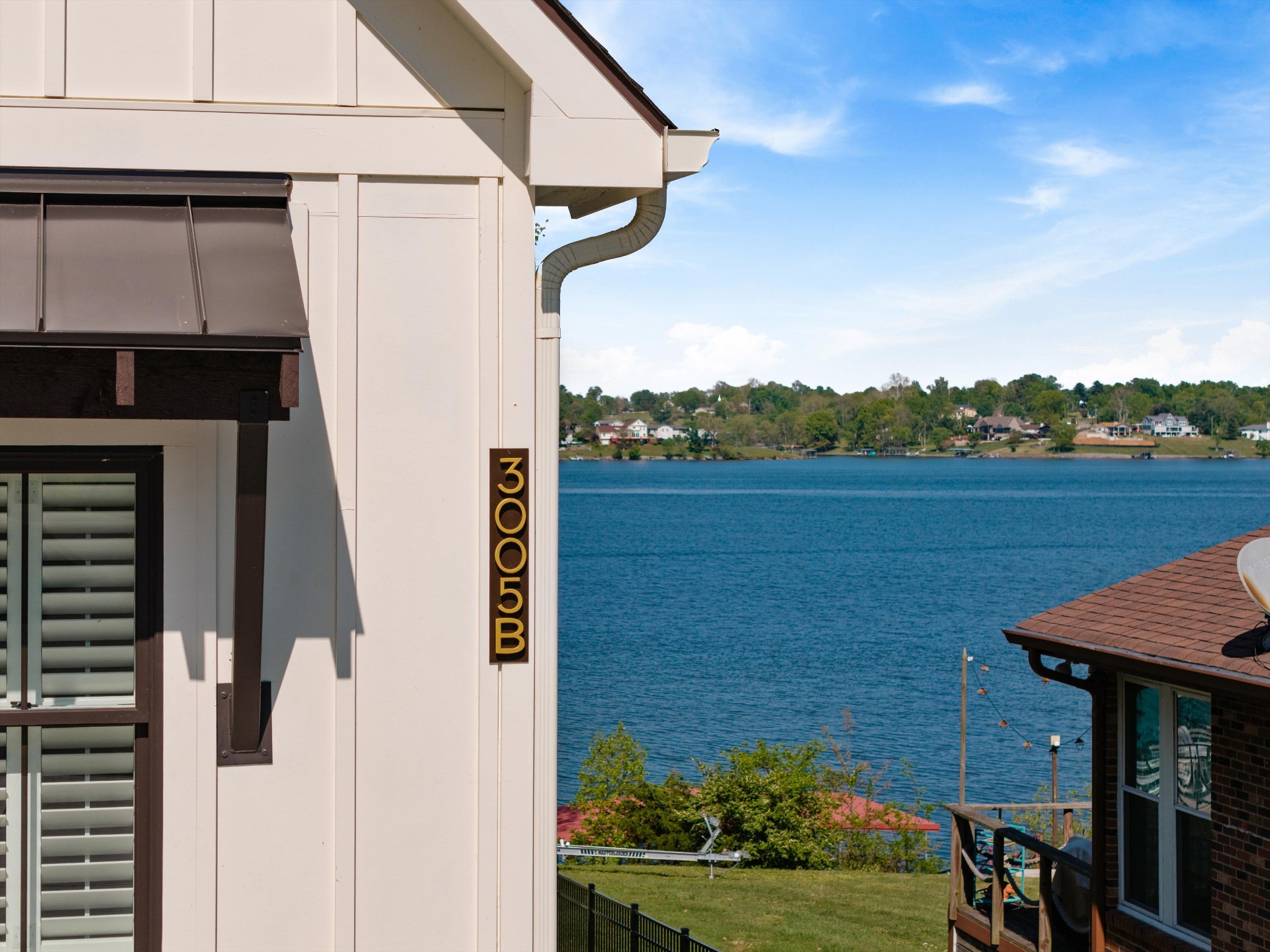 3005 Lakeshore Dr A & B